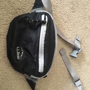 LL BEAN FANNY PACK GRAY AND BLACK
